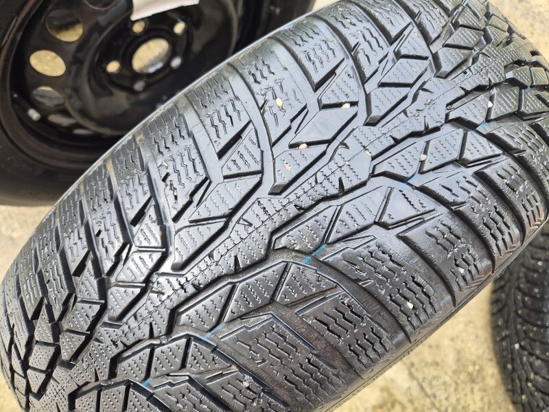 Vand set complet roti Iarna Anvelope NOKIAN (195/65 R15) + Jante Otel
